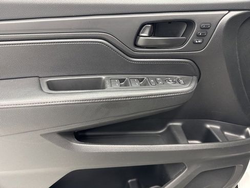 Used 2024 Honda Odyssey EX-L image 9