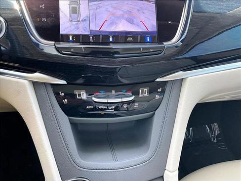 Certified 2025 Cadillac XT6 Premium Luxury w/ Technology Package FWD image 24