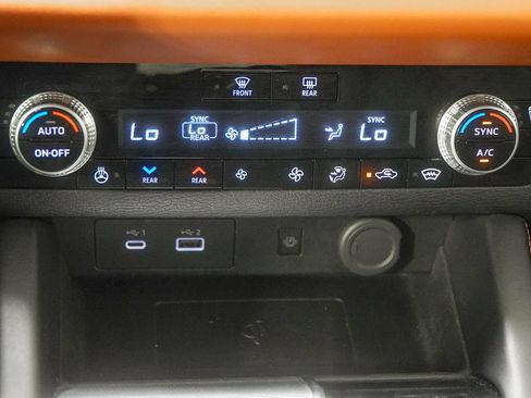 Used 2022 Mitsubishi Outlander SEL AWD/4WD image 36