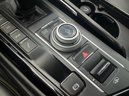 Used 2022 Maserati Levante GT AWD/4WD image 26