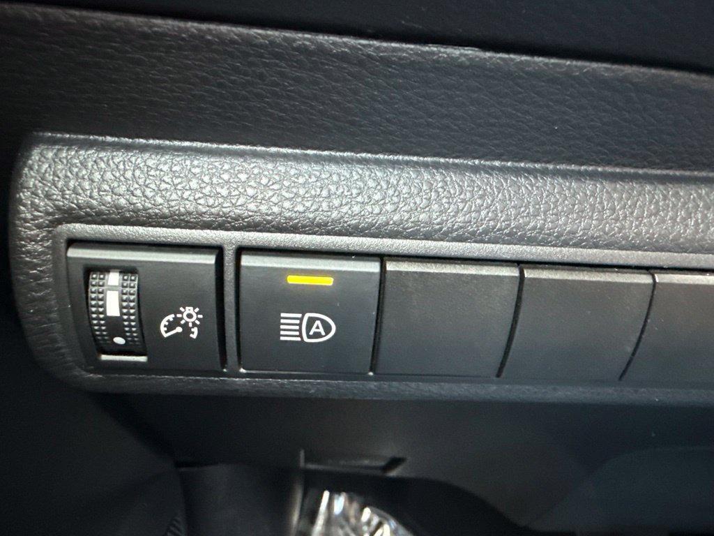 Used 2025 Toyota Corolla LE w/ Convenience Package FWD image 22