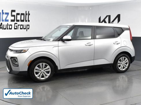 Used 2020 Kia Soul LX FWD image 2