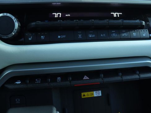 Used 2024 Toyota Tundra Capstone image 32