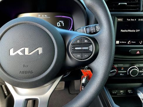 Used 2025 Kia Soul LX FWD image 20