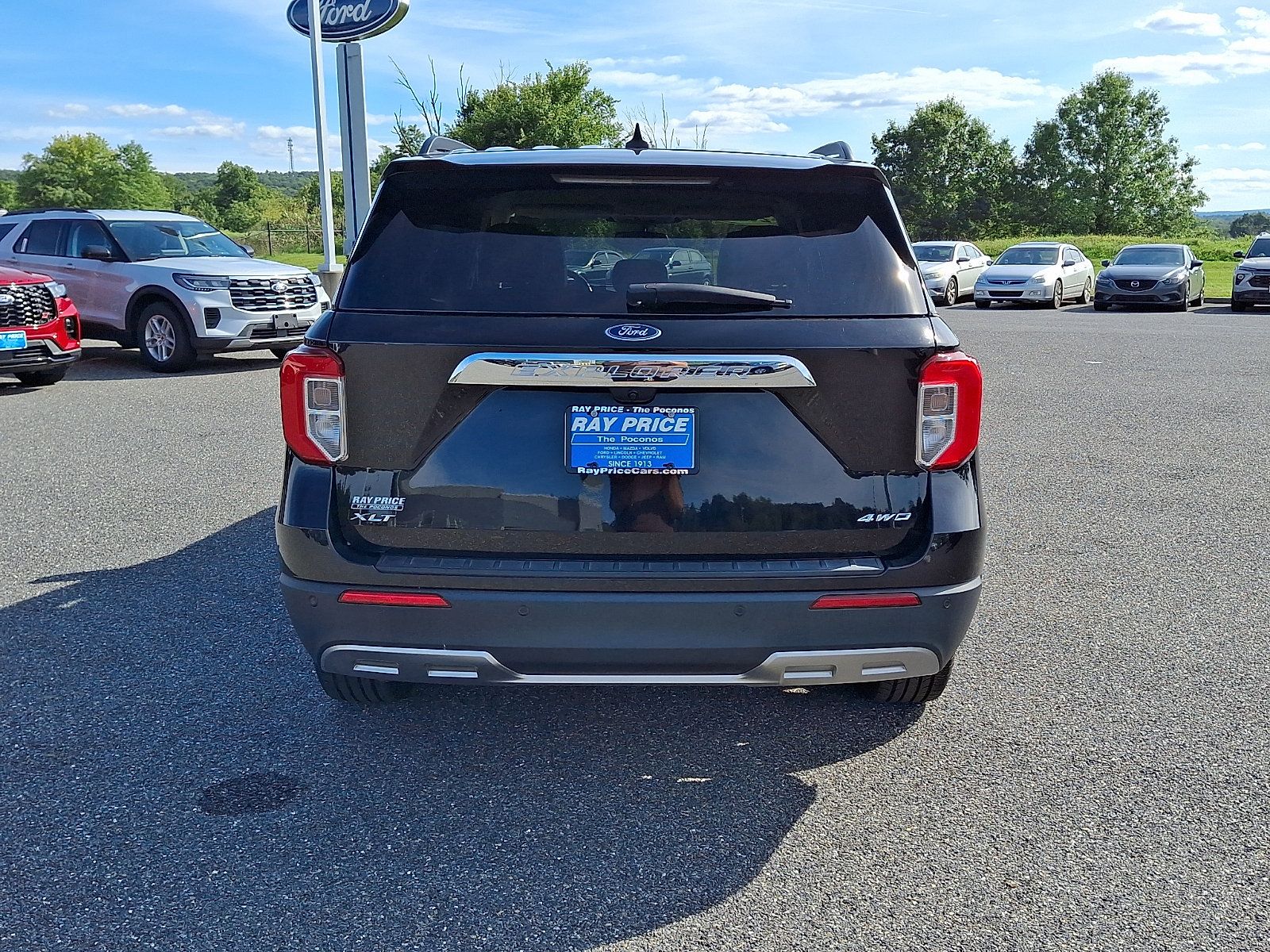 Certified 2023 Ford Explorer XLT w/ Equipment Group 202A AWD/4WD image 6