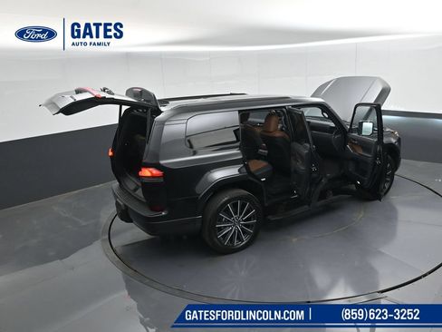 Used 2026 Lexus GX 550 w/ Accessory Package (2T) AWD/4WD image 61
