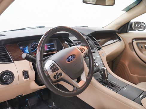Used 2015 Ford Taurus Limited FWD image 22