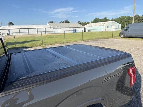 Used 2017 Ford F150 Lariat w/ Equipment Group 502A Luxury AWD/4WD image 33