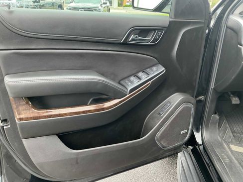 Used 2019 Chevrolet Suburban LT AWD/4WD image 20