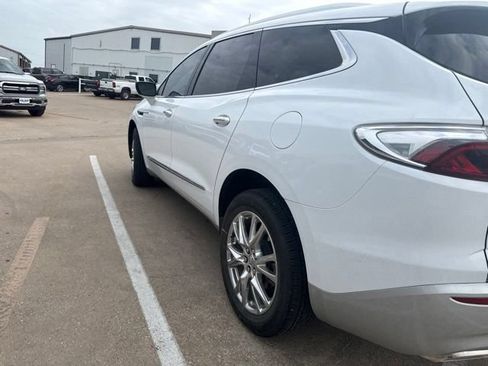 Used 2024 Buick Enclave Premium FWD image 8