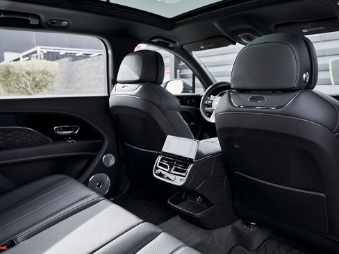 Used 2023 Bentley Bentayga Extended Wheelbase image 39