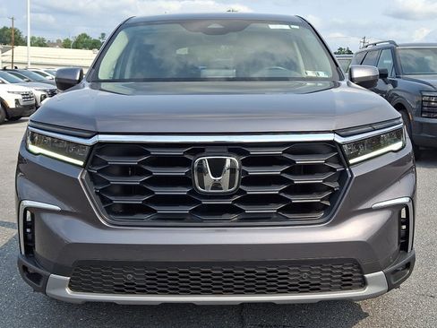 Used 2025 Honda Pilot EX-L image 2