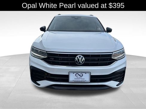 Used 2023 Volkswagen Tiguan SE R-Line image 2