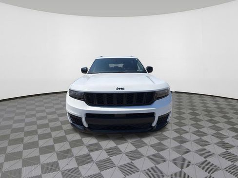 Used 2023 Jeep Grand Cherokee L Laredo image 2