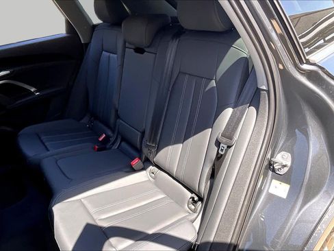 Used 2025 Audi Q5 Premium AWD/4WD image 21