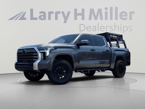 Used 2025 Toyota Tundra Limited AWD/4WD image 1