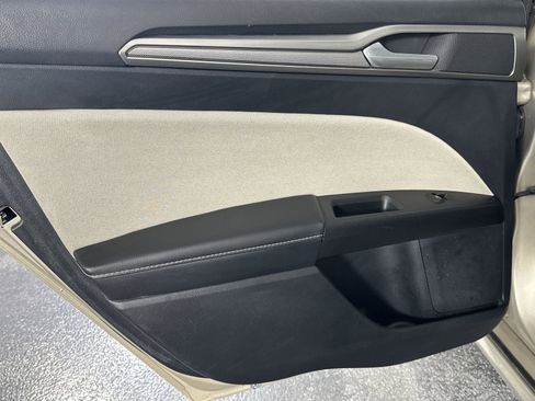 Used 2018 Ford Fusion S image 34