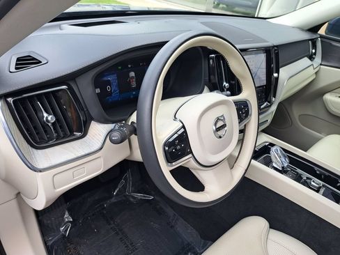 Used 2023 Volvo XC60 B5 Ultimate w/ Climate Package AWD/4WD image 8