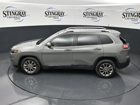 Used 2020 Jeep Cherokee Latitude Plus w/ Comfort/Convenience Group FWD image 33