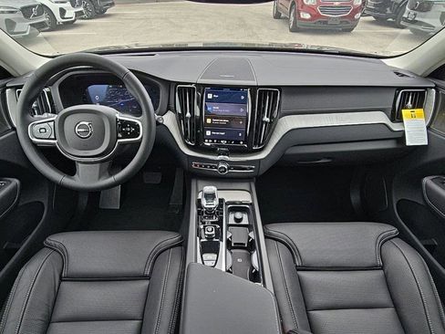 Used 2025 Volvo XC60 B5 Ultra w/ Climate Package image 10