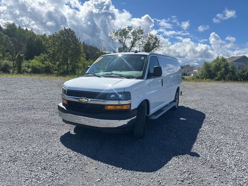 Used 2023 Chevrolet Express 2500 Work Van w/ Driver Convenience Package image 4