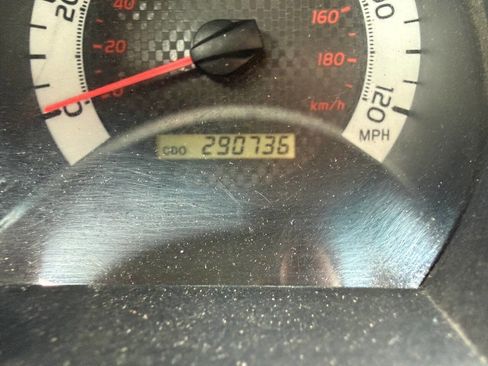 Used 2012 Toyota Tacoma 2WD Regular Cab image 12