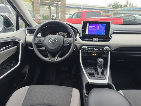 Used 2025 Toyota RAV4 XLE image 15