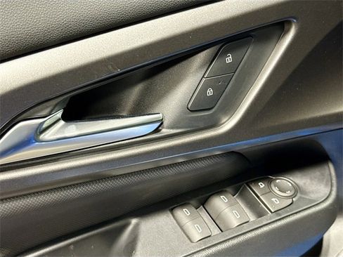 New 2026 Chevrolet Equinox EV LT image 21