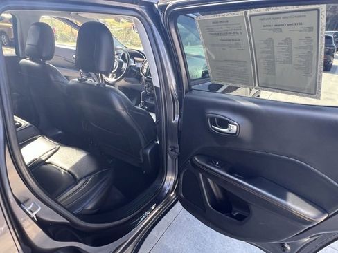Used 2018 Jeep Compass Limited w/ Navigation Group image 27