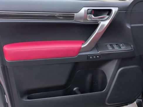 Used 2023 Lexus GX 460 Premium image 11