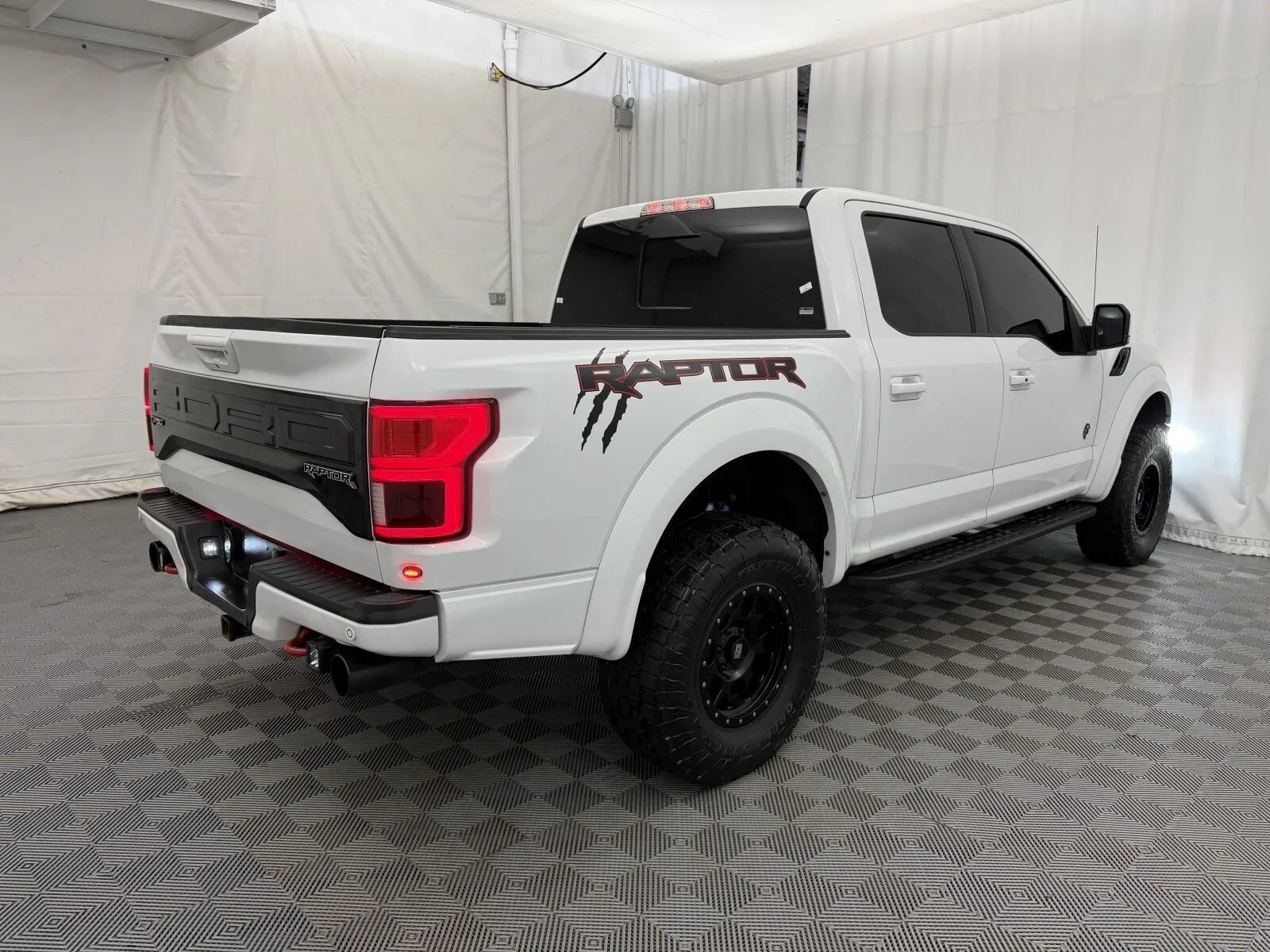 Used 2017 Ford F150 Raptor w/ Equipment Group 802A Luxury AWD/4WD image 5