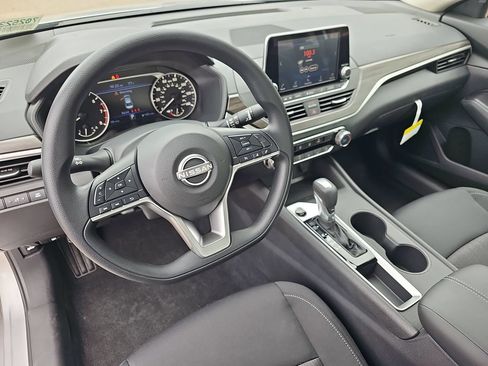 New 2026 Nissan Altima 2.5 SV FWD image 16