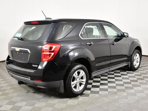 Used 2017 Chevrolet Equinox LS FWD image 6