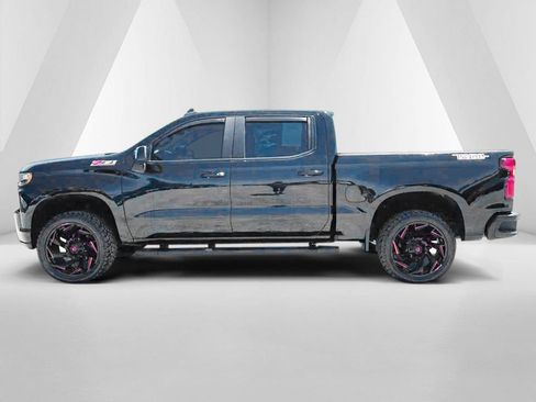 Used 2021 Chevrolet Silverado 1500 LT Trail Boss w/ Convenience Package II AWD/4WD image 3
