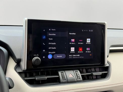 Used 2023 Toyota RAV4 XLE Premium image 18