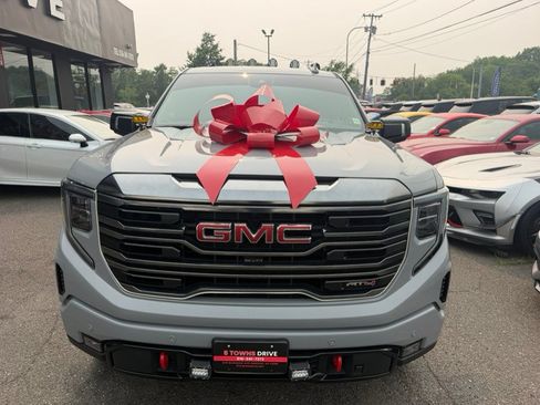 Used 2024 GMC Sierra 1500 AT4 w/ Technology Package AWD/4WD image 2