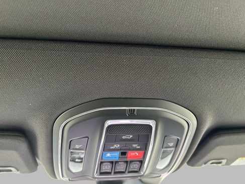 New 2025 Jeep Grand Cherokee Limited w/ Luxury Tech Group II image 11