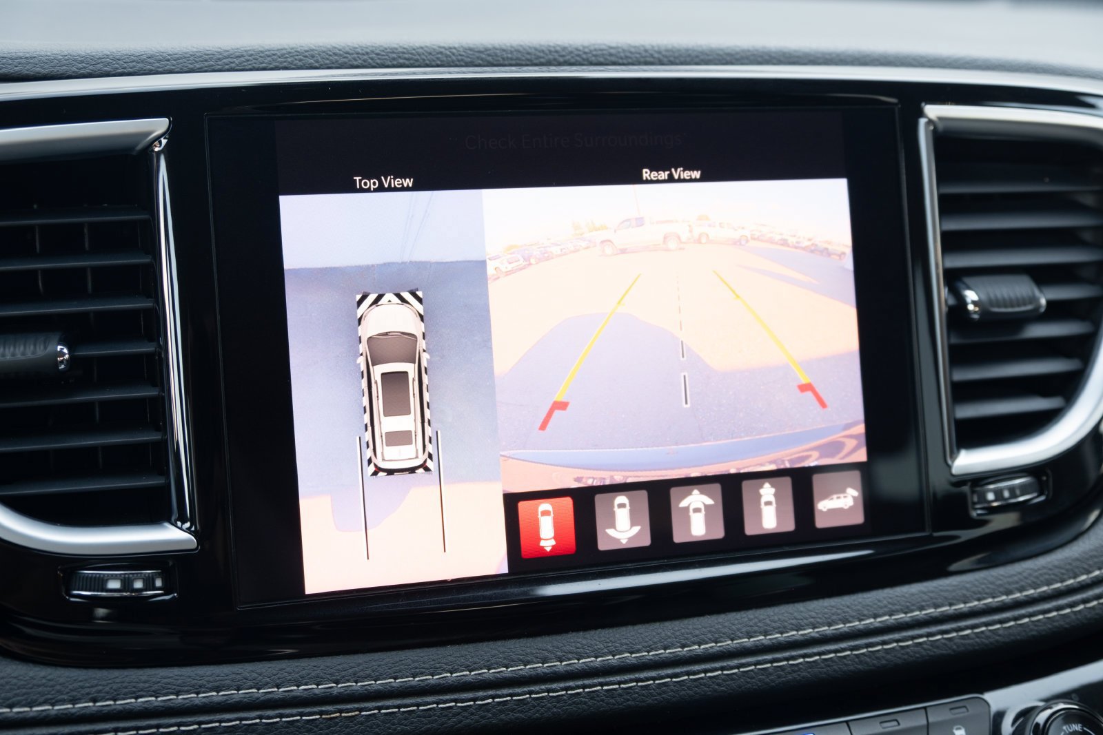 Used 2022 Chrysler Pacifica Limited FWD image 4