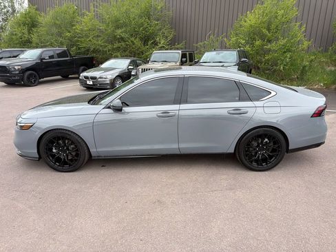 Used 2024 Honda Accord Touring image 4