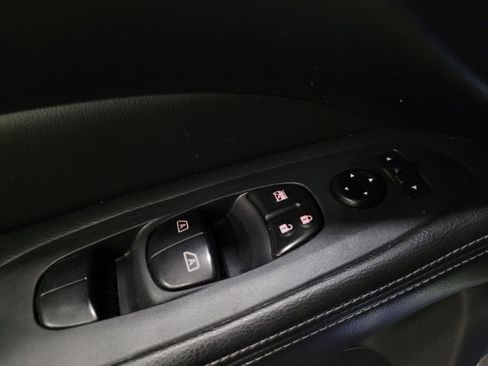 Used 2017 Nissan Pathfinder Platinum FWD image 27