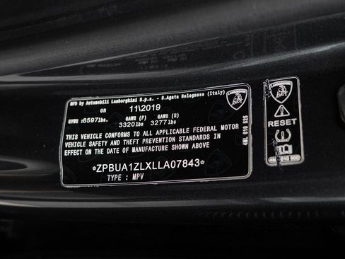 Used 2020 Lamborghini Urus image 42