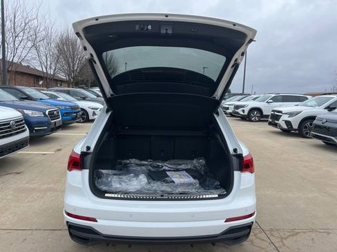 New 2025 Audi Q3 2.0T Premium image 10