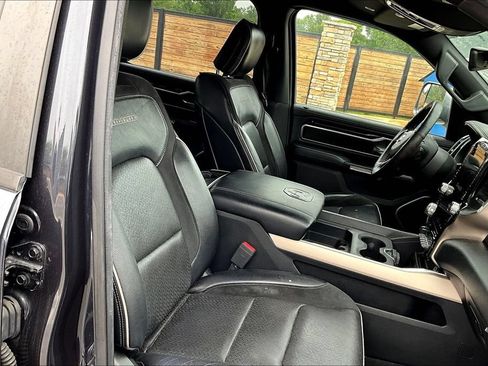 Used 2019 RAM 1500 Laramie AWD/4WD image 5