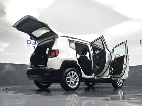 Used 2020 Jeep Renegade Latitude w/ Cold Weather Group image 56