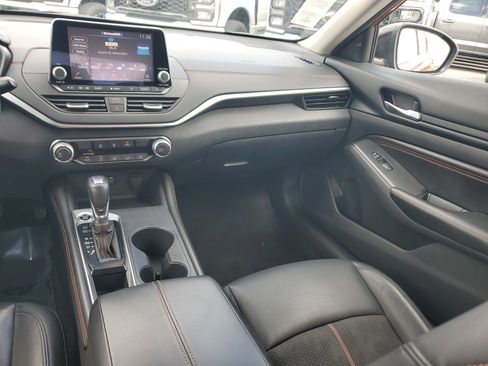 Used 2022 Nissan Altima 2.5 SR image 14