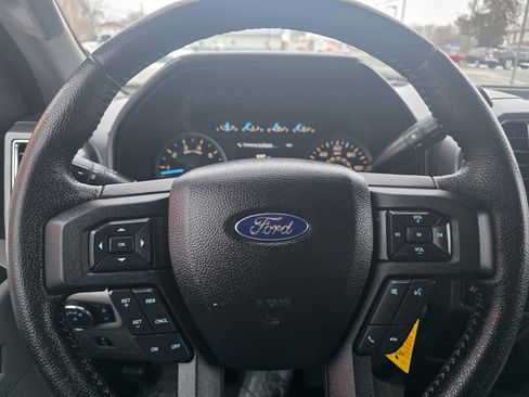 Used 2016 Ford F150 XLT w/ Equipment Group 302A Luxury image 12