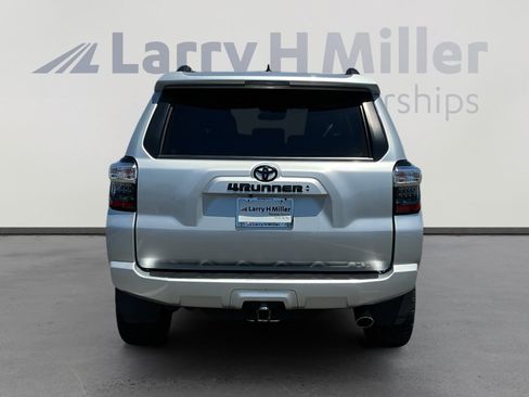 Used 2021 Toyota 4Runner SR5 Premium w/ Moonroof Package AWD/4WD image 4