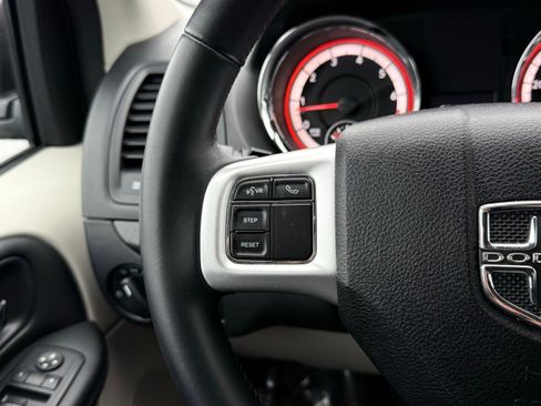 Used 2017 Dodge Grand Caravan SE w/ Power Window Group image 35