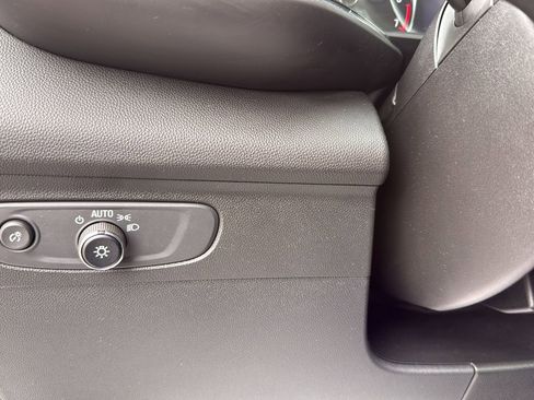 Used 2023 Buick Envision Preferred image 17