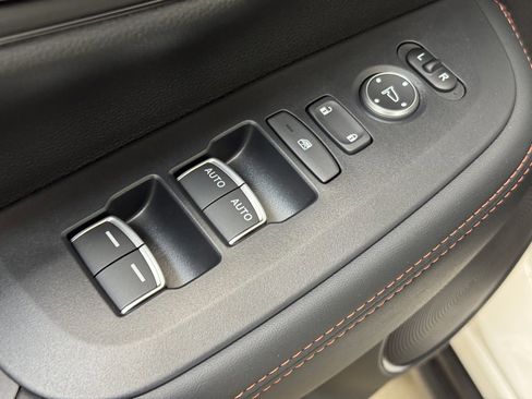 Used 2025 Honda HR-V Sport image 10